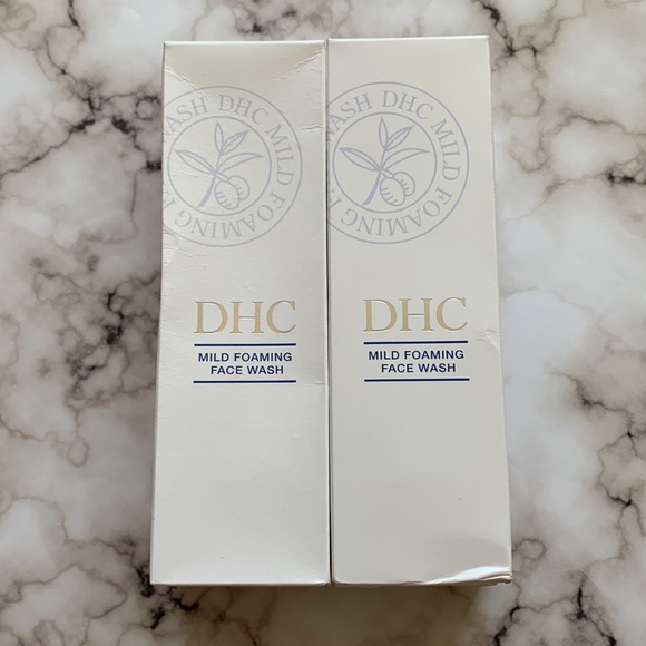 DHC mild foaming face wash and Revitalizing Moisture Strips - Picture 2 of 6